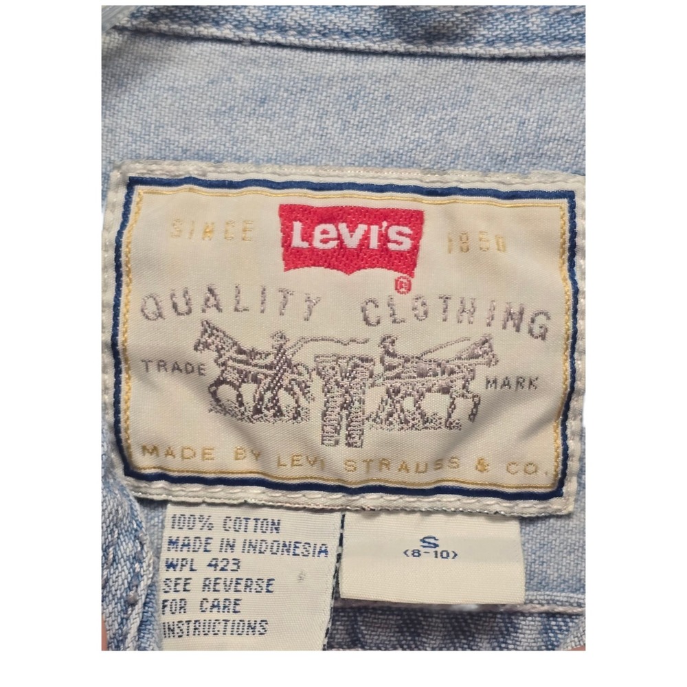 Vintage Levis Denim Shirt Button Up Long Sleeve Light Wash Sz S 8-10 Red Tab - Picture 3 of 11